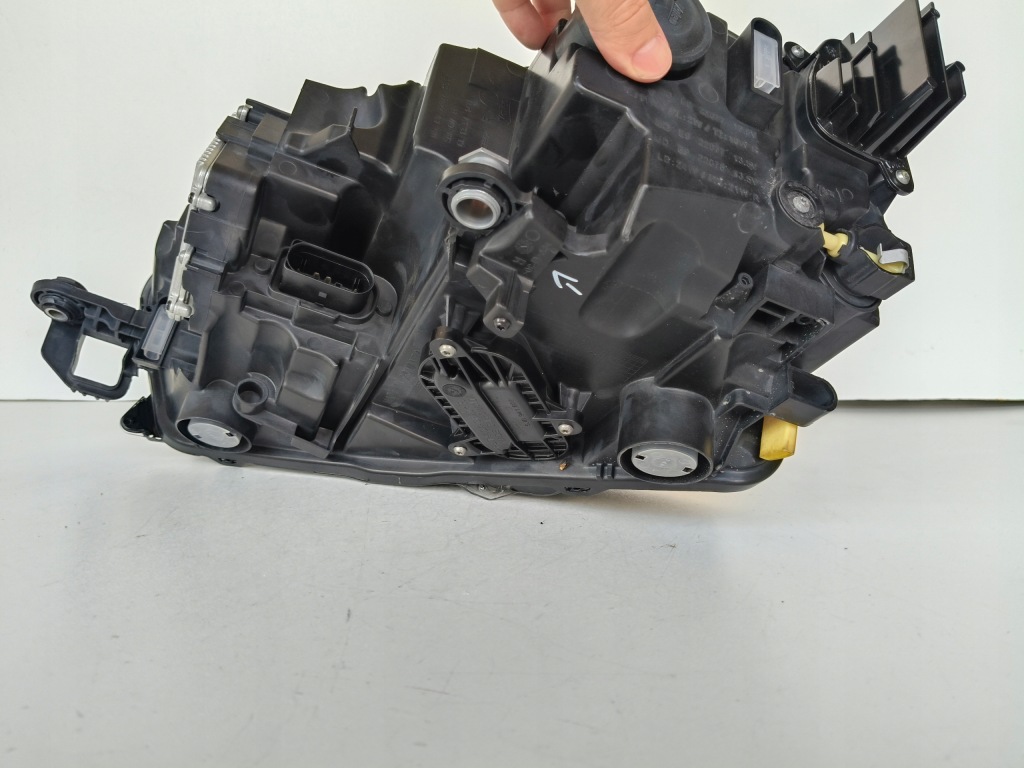 фото №6, Лампа права фара skoda scala 657 18- full led