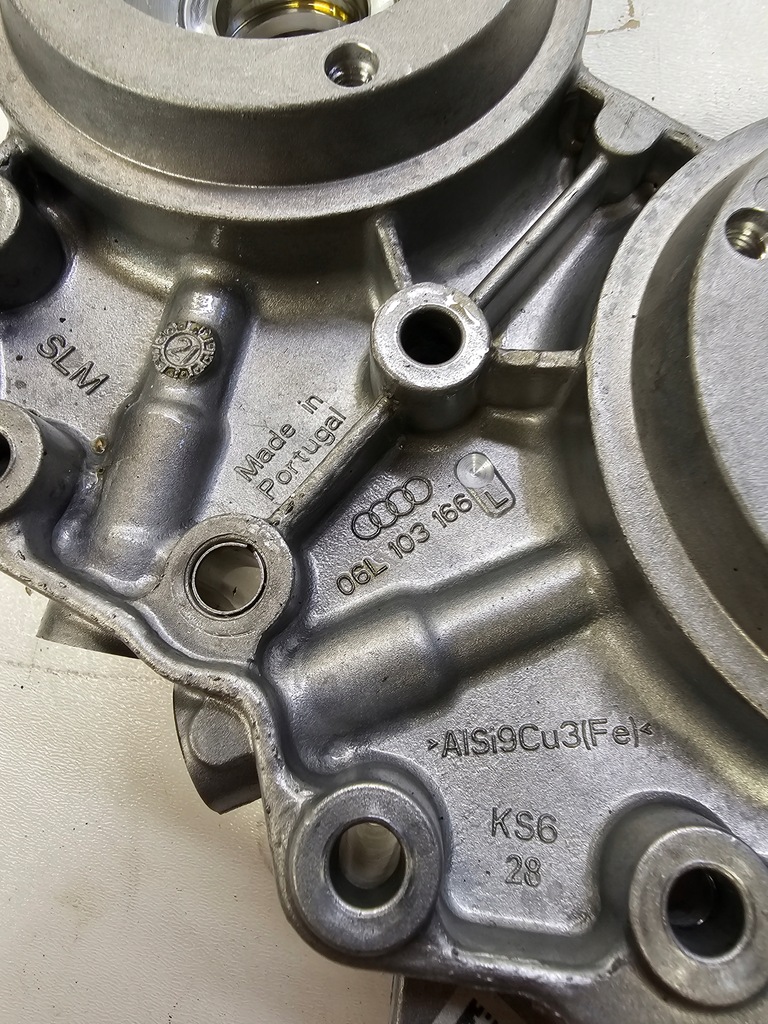 фото №8, Корпус валов audi s3 golf 2.0 tfsi 06l103166l