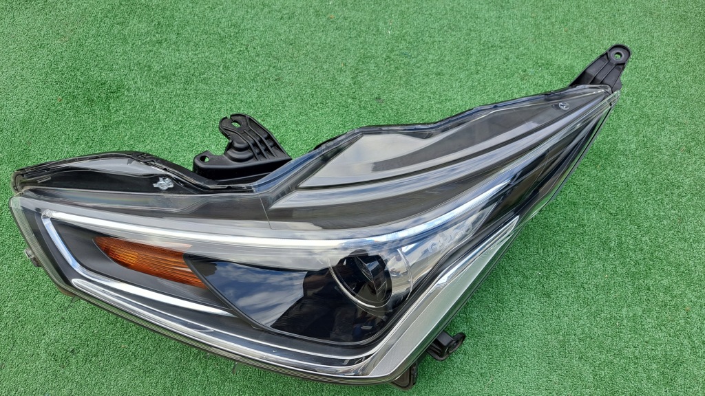 фото №2, Toyota aygo 2 ii lift лампа передня