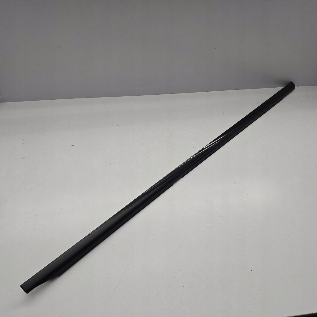 Купити Молдинг ущільнювач mercedes gle w167 a1677304911