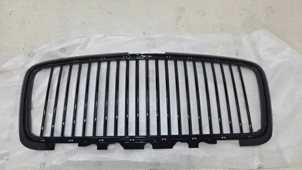 фото №1, Решётка радиатора решётка радиатора решётка радиатора радиатора bentley continental flying spur 3se853667 новый