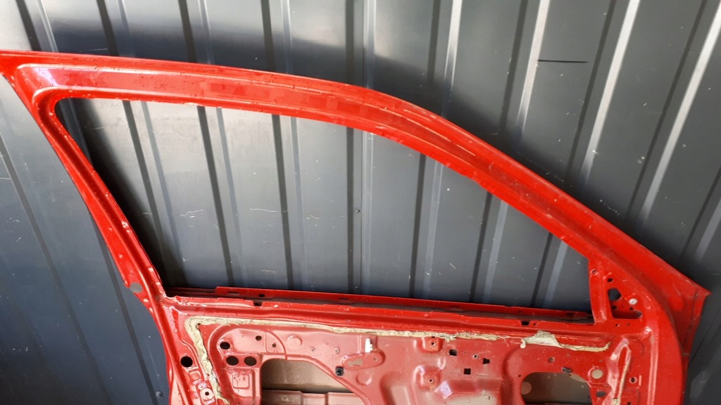 фото №10, Дверь левый перед nissan primera p11 красные