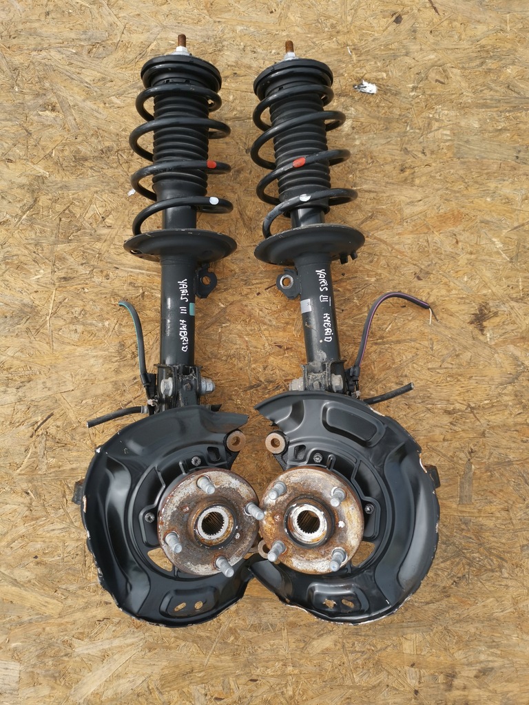 фото №1, Поворотный кулак амортизатор правый yaris iii hybrid lift