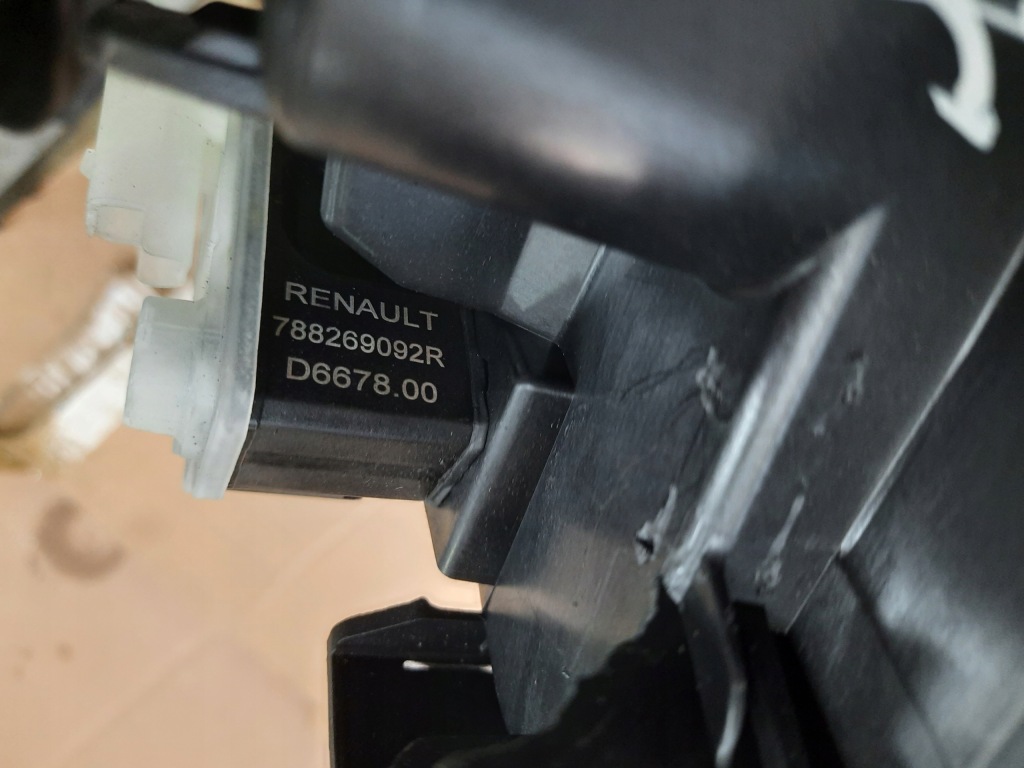 Renault austral 1.2 e-tech кришка заливної пального tekqg Доставка