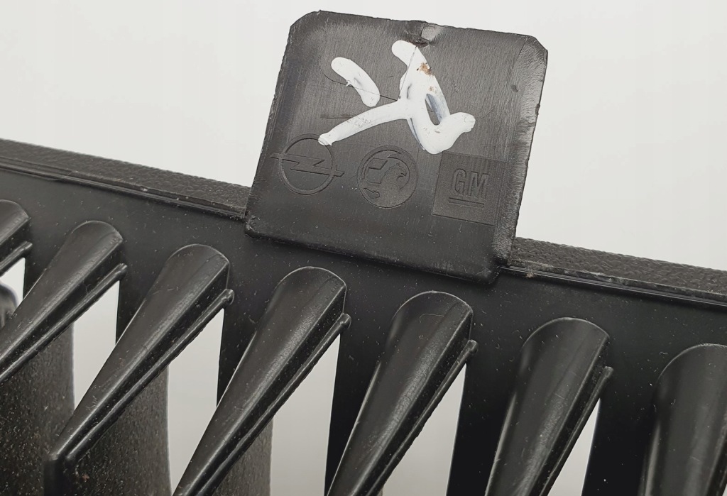 Крышка бардачка багажника правый задняя opel adam Доставка