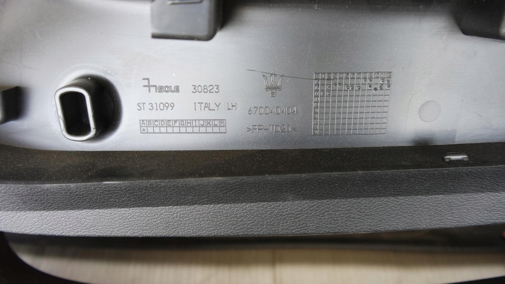 фото №3, Пластик обивка крышки задняя maserati levante