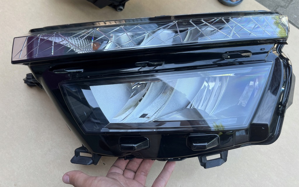 фото №6, Nowe лампы перед передние skoda kamiq led