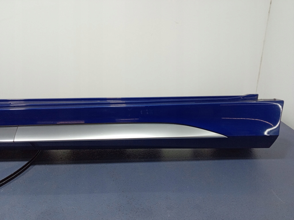 Mercedes gle 63 amg w167 молдинг поріг ліва a1676982101 896 в Україні