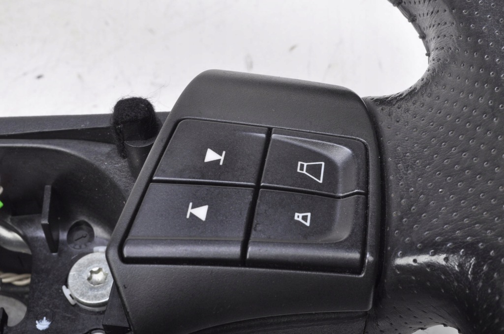 фото №11, Volvo c70 ii воздуховод кожаный 30778746 navi