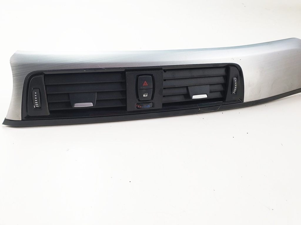 фото №8, Bmw 3 f30 решётка обдув консоль панели