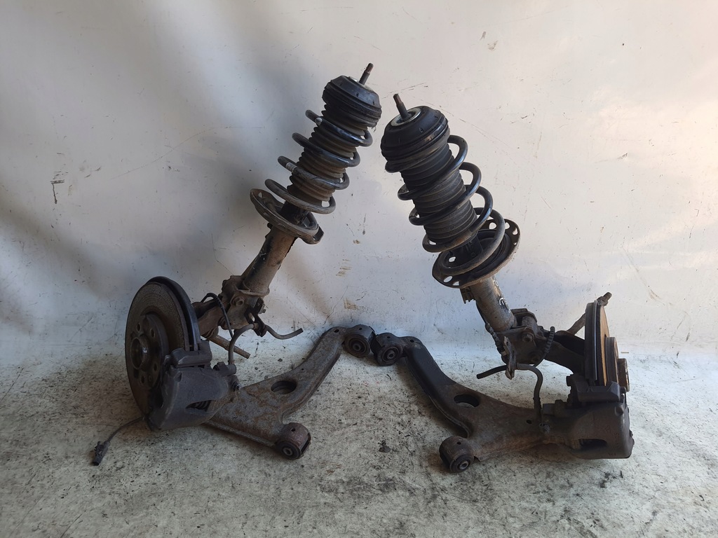 фото №1, Opel meriva b 10-14 поворотный кулак macpherson правый 1.4t