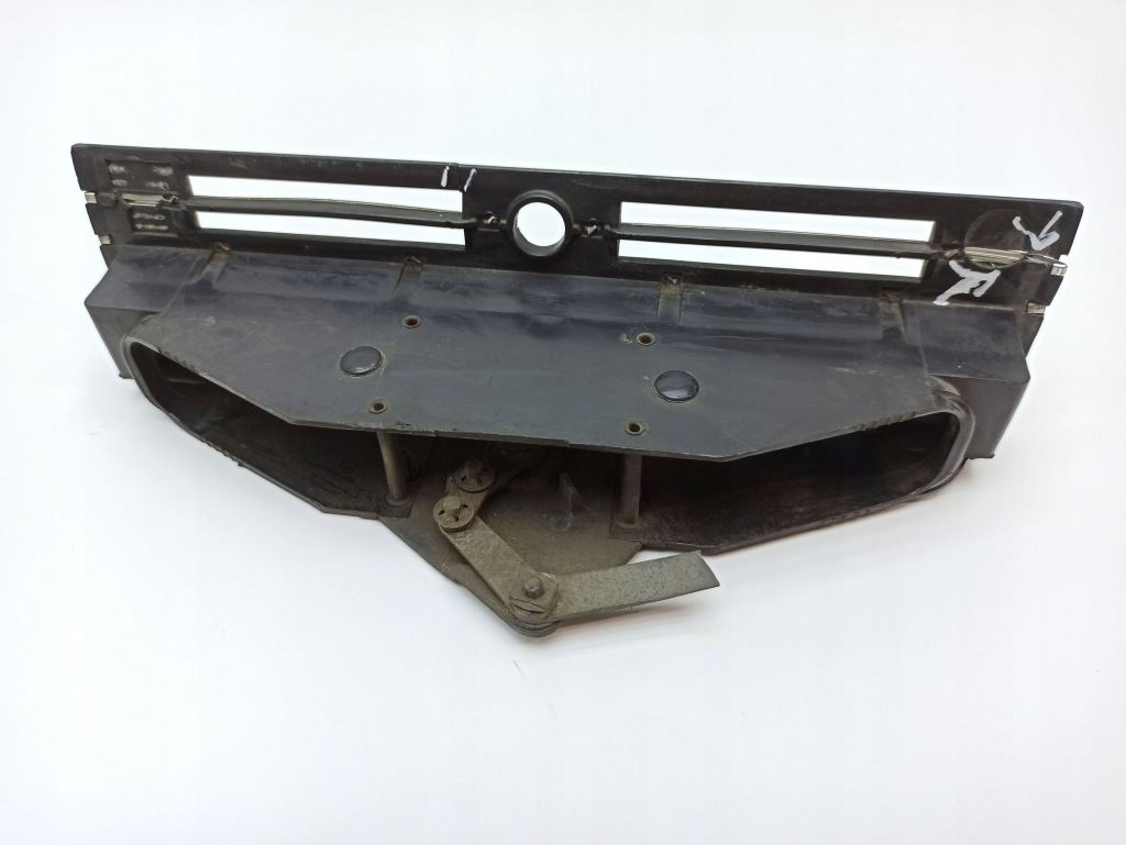 Рамка панель вентиляции mercedes-benz compakt w115 1158300003 Цена