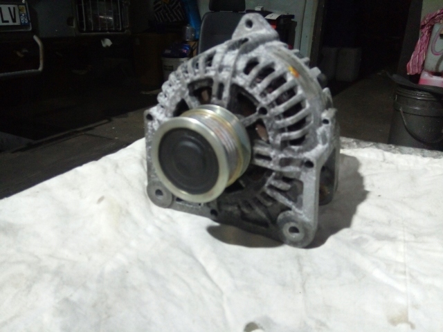 Купити Генератор renault 1,5 dci bosch 0986080140