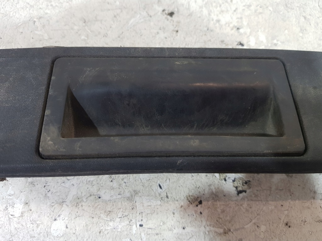 фото №5, Накладка крышки багажника микровыключатель vw tiguan 5n 2.0 tdi 12r lift eur