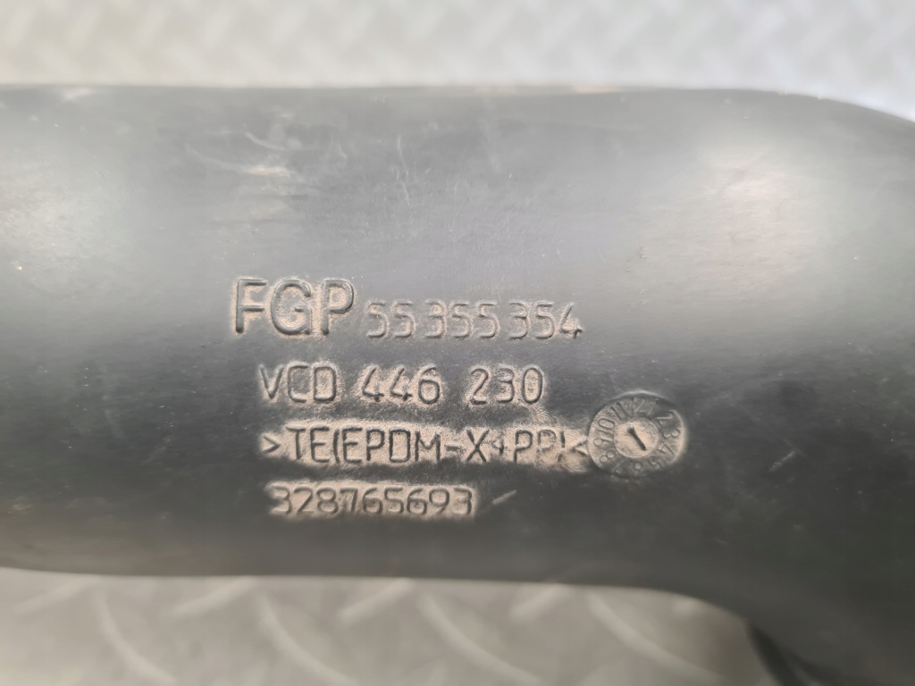 Шланг патрубок труба повітря vectra c 2.8 turbo 55355354 Недорого