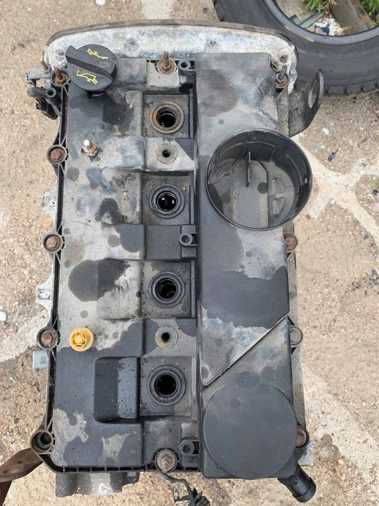 фото №1, Ford transit mk7 2,2 кришка клапанів кришка 2012