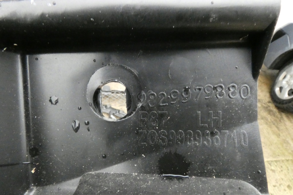 фото №6, Направляющая задний правый peugeot 5008 ii 98299754480