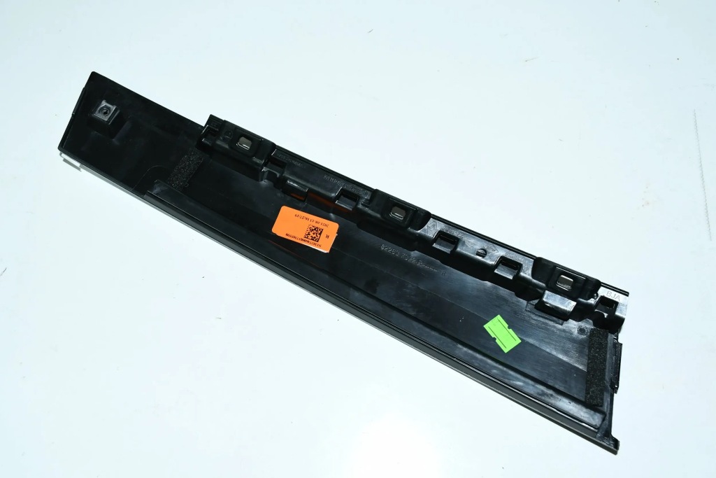 фото №2, Защита стойка дверь правый задняя 822837372r renault clio v 19- nowa! оригинал