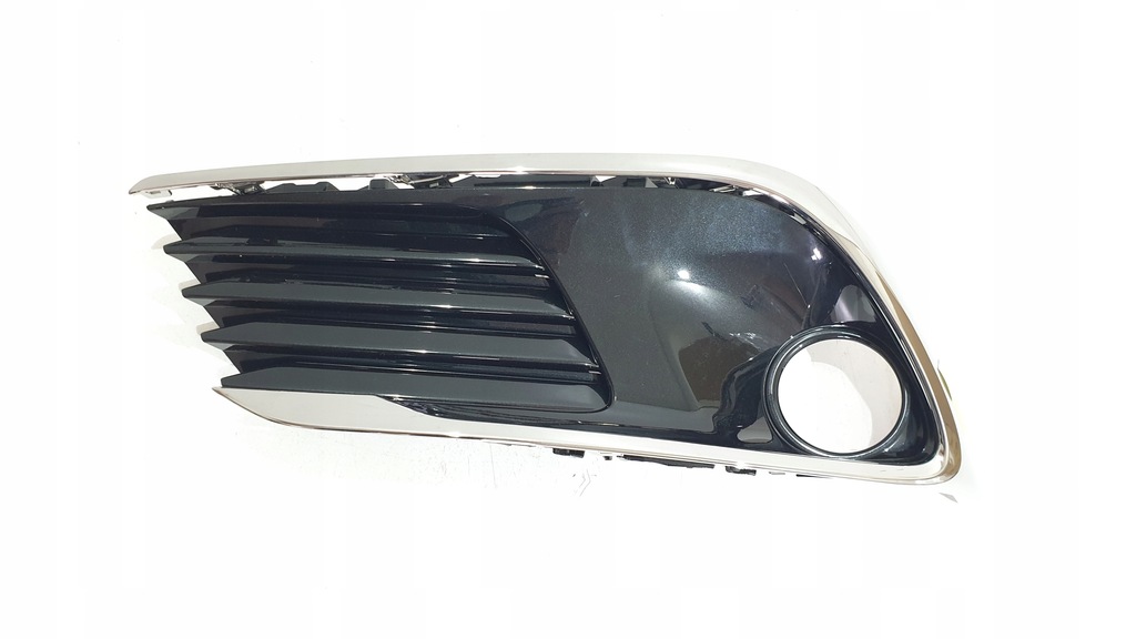 фото №1, Решётка рамка противотуманной фары auris ii e18 fl 81482-02570