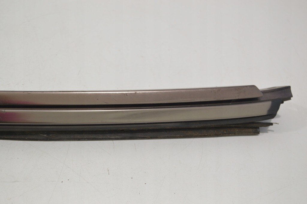 Молдинг хром левый правый стекло лобовое mercedes r129 sl 1296900139 Оригинал