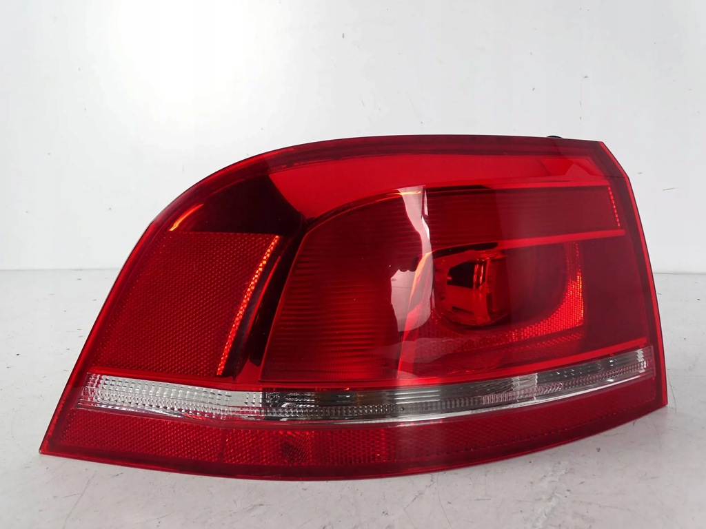 фото №1, Лампа задняя задняя левая vw passat b7 kombi