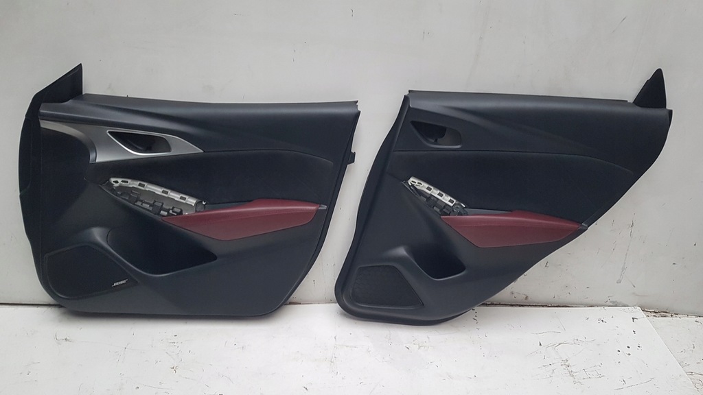 фото №1, Оббивка двері права ліва перед задня mazda cx3 alcantara bosse