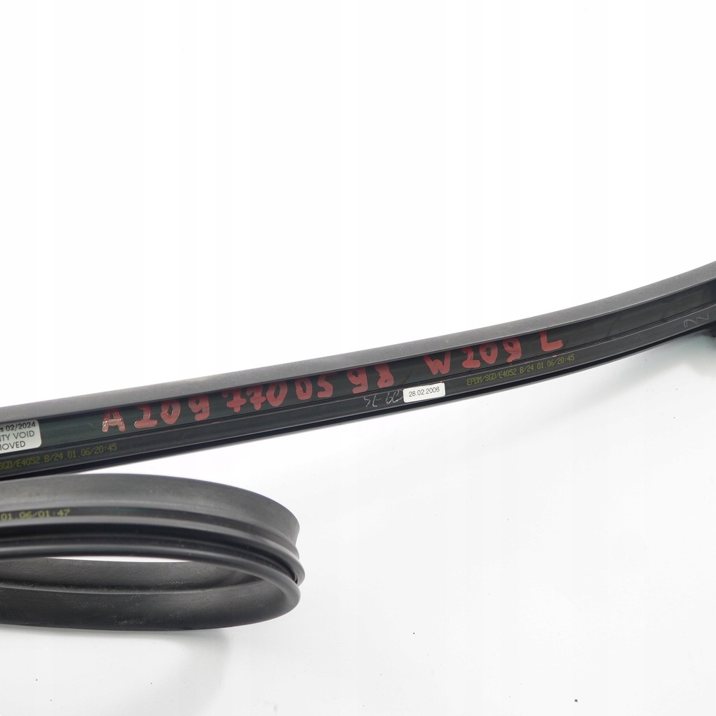 фото №9, Mercedes w209 cabrio прокладка крыша средняя левая a2097700698