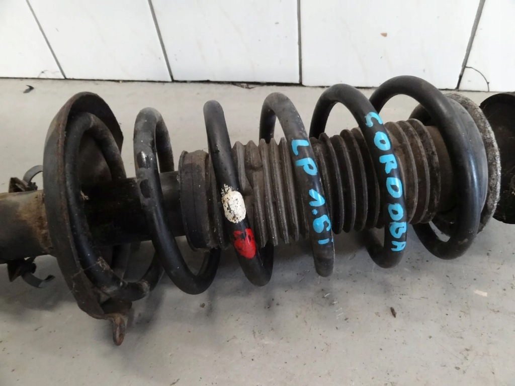 фото №8, Seat cordoba i 1.6 b 2001 амортизационная стойка левый перед передний