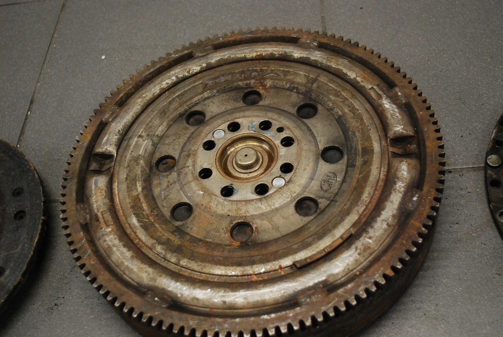 фото №13, Сцепление двухмассовый audi a8 d2 2.5 tdi 059141117e