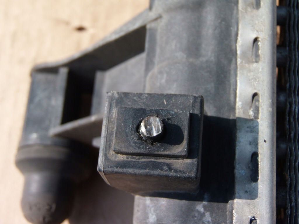 Купити Радіатор води opel corsa c 5 1.0 benz 24445161