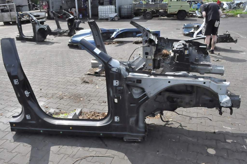 фото №1, Maserati levante s q4 четверть лонжерон правая перед + порог блок двигателя