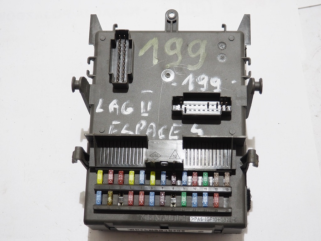 фото №1, Espace 4 laguna коробка предохранителей 8200004201e