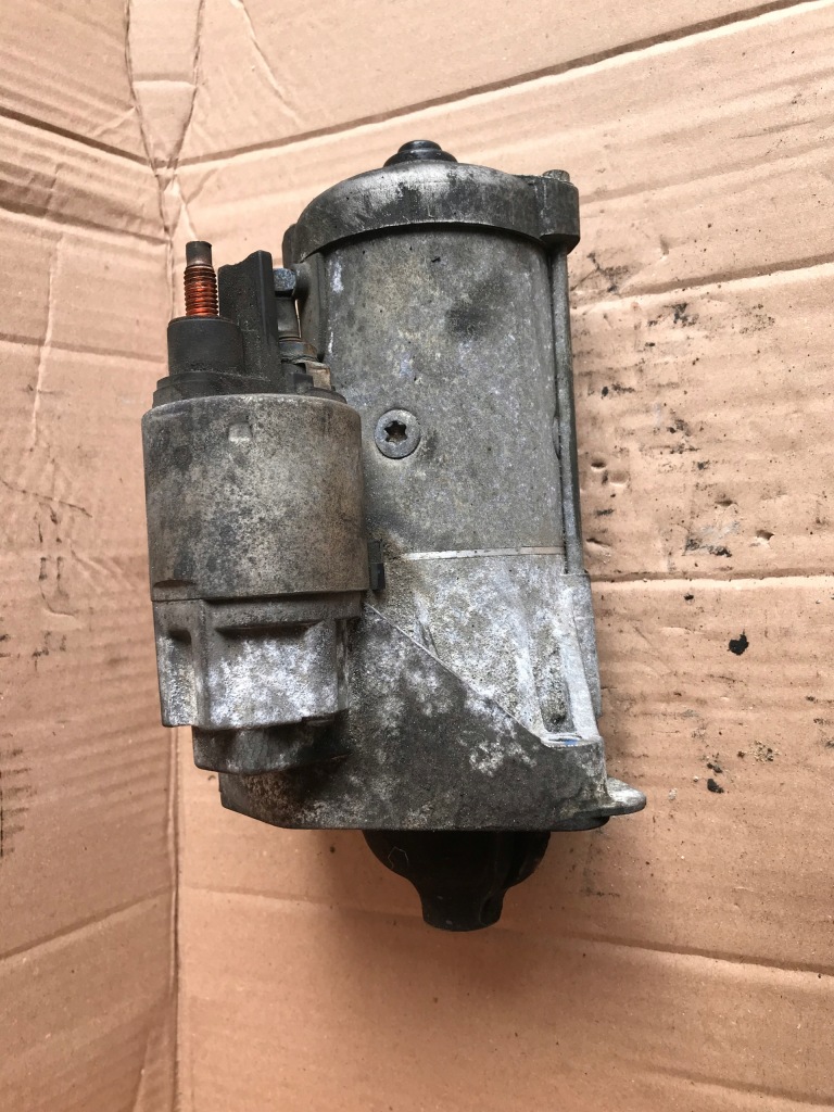 Купити Стартер 233001375r renault nissan 1.6 dci