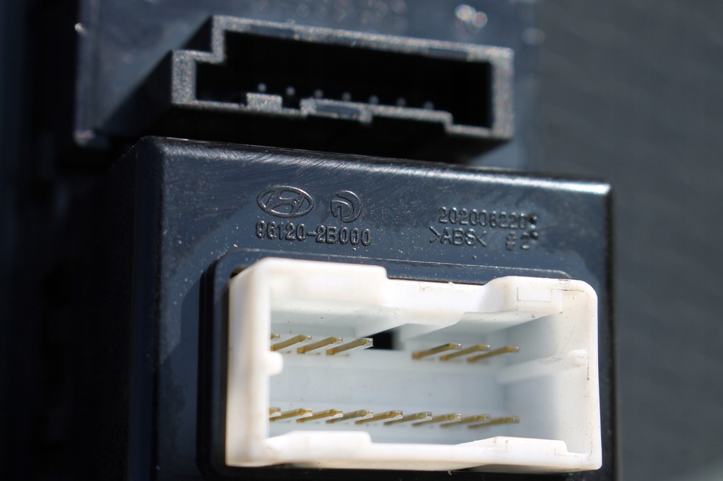 фото №8, Кнопка подогрев сидений usb santa fe ii lift 09-12