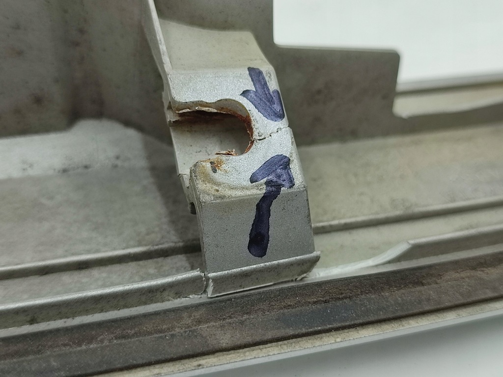 фото №9, Накладка молдинг кришки задня toyota corolla e15 76801-12820