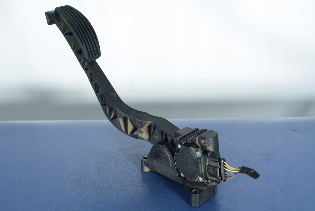 фото №1, Alfa romeo 147 1.6b потенциометр газа 46755863