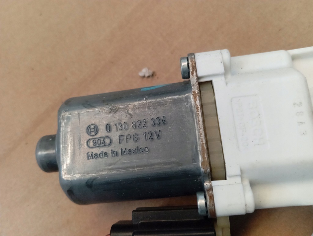 фото №9, Chrysler town country 11 моторчик стекло левый задняя правый задний grand caravan