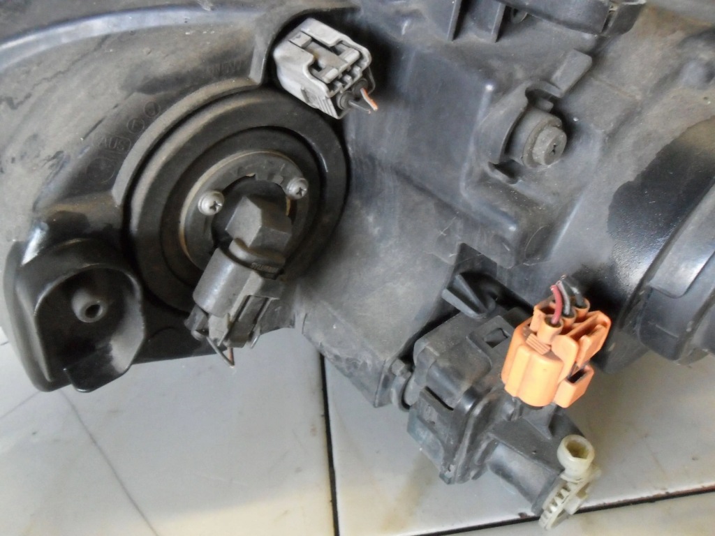 фото №6, Mazda 3 bk 2004 лампа фара правый перед передний