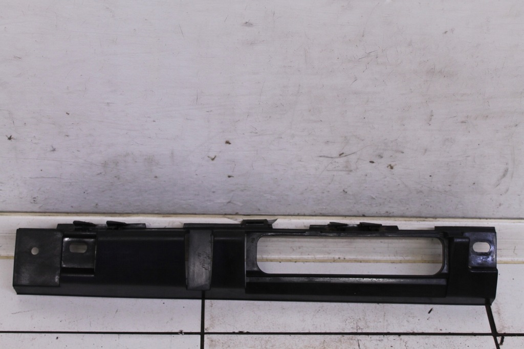 фото №1, Audi r8 420 направляющая кронштейн порог левый 420853923