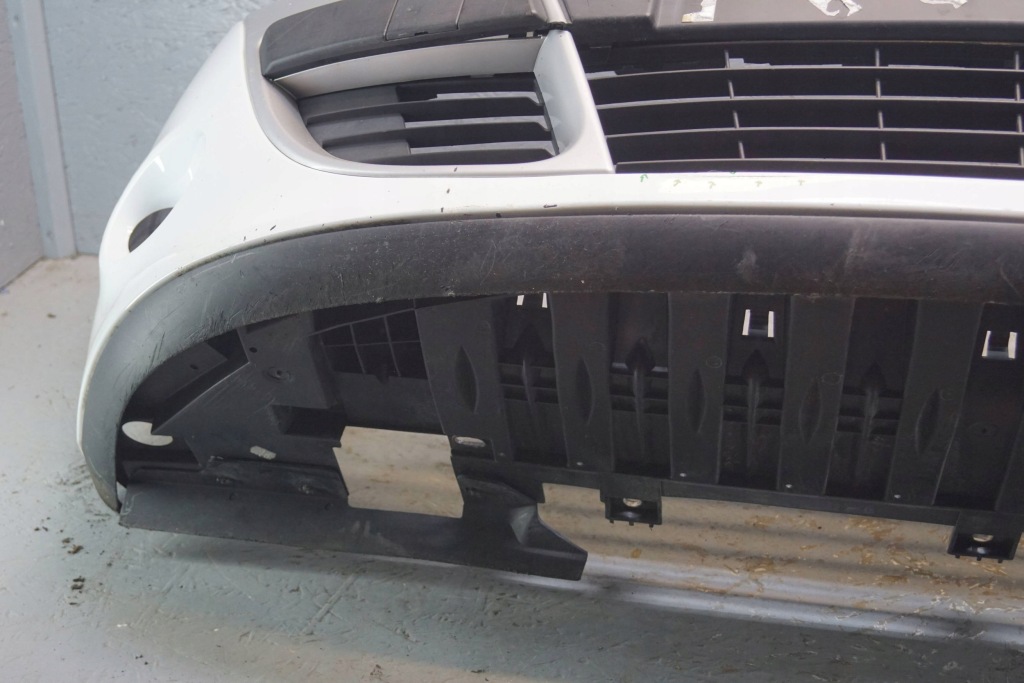 Бампер перед renault megane iii купе z2082 в Україні