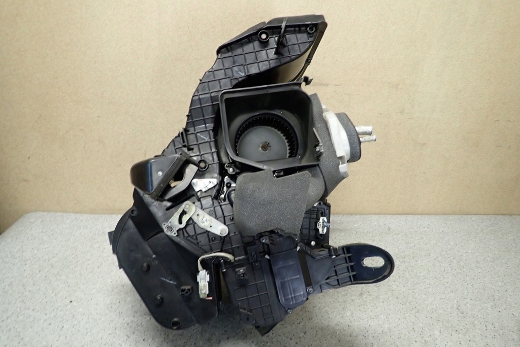 фото №10, Mazda2 mazda 2 ii 08- корпус отопителя