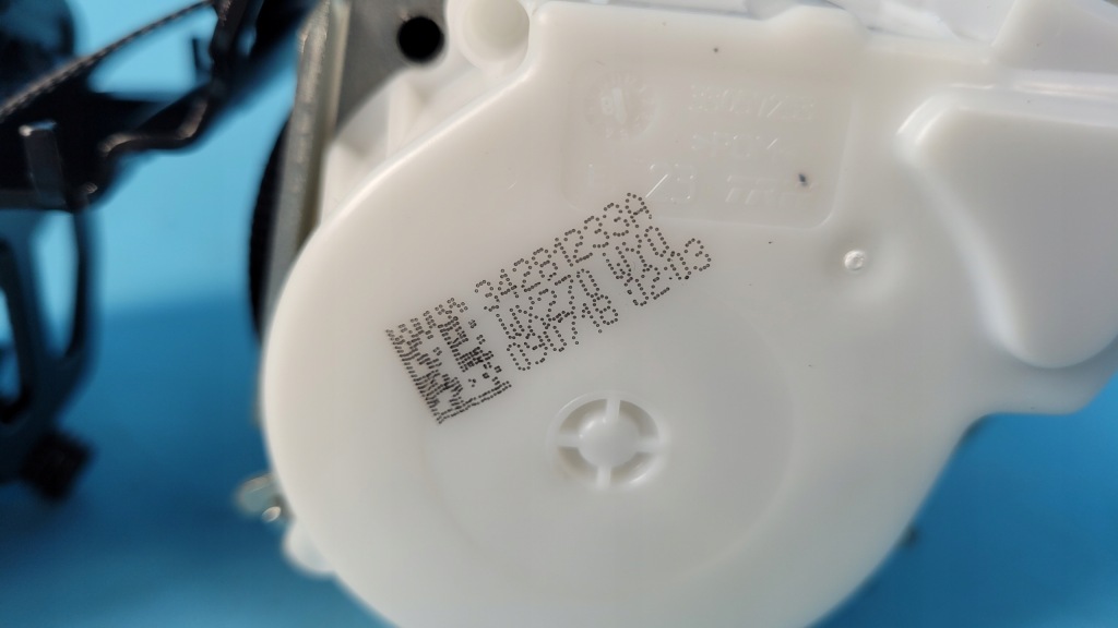 Bmw f39 ремінь безпеки задній середній 7441685 Зі Шроту