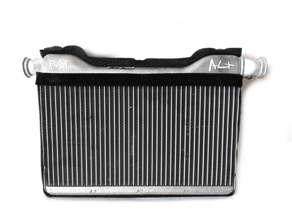 фото №1, Bmw оригинальный номер s8206001 радиатор отопитель wody