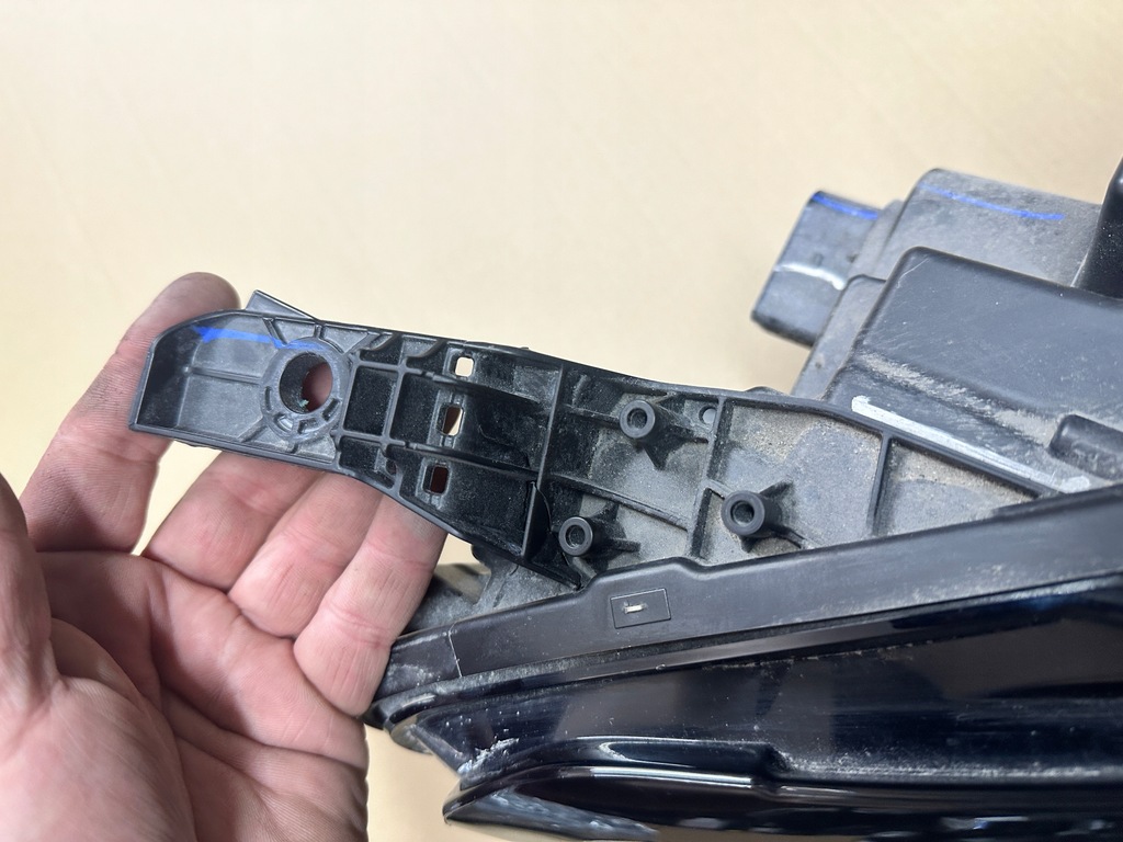 фото №3, Лампа full led renault austral 260103381r