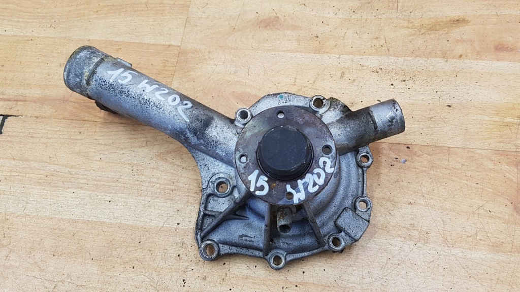 Купити Насос води mercedes w202 2.0 16v