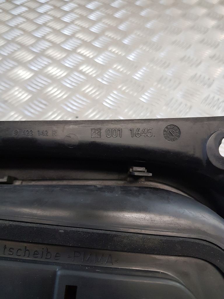 фото №15, Лампа права задня 423132r + захист лампи 423142r smart fortwo i 02r- europa