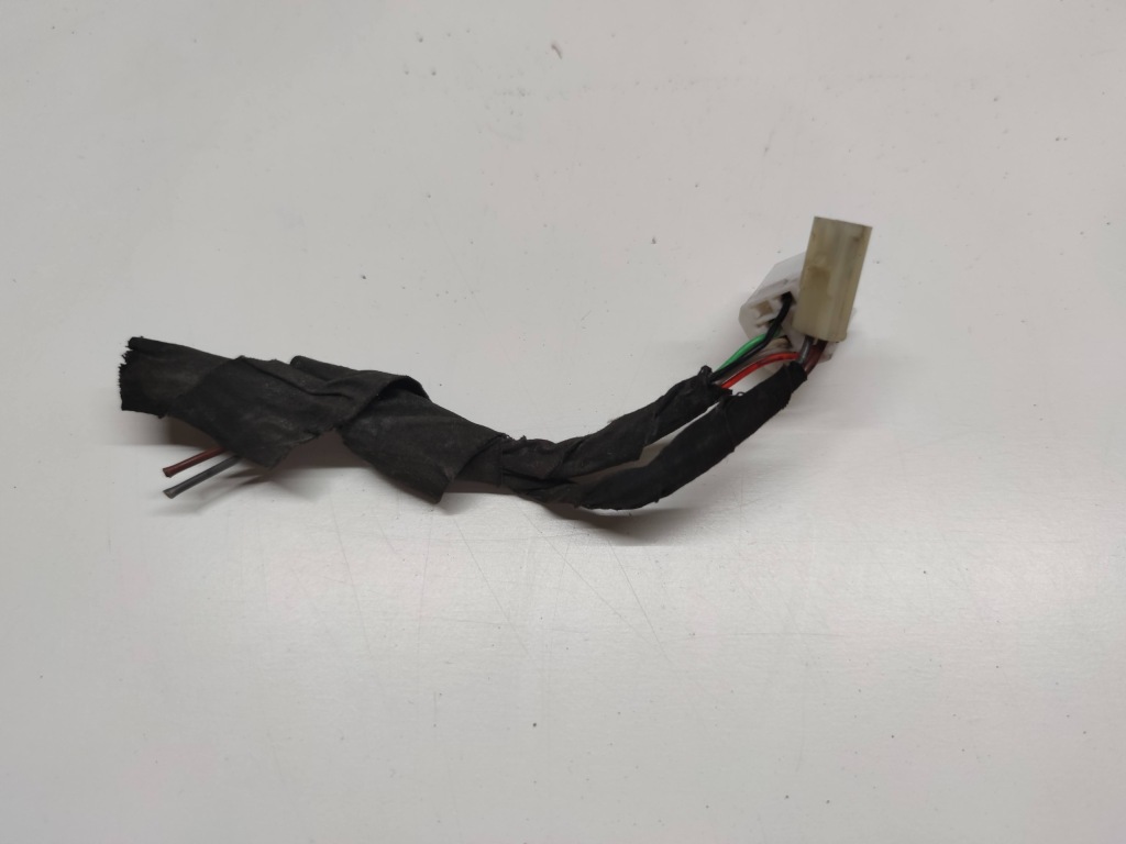 фото №1, Daewoo nubira 2000 штекер do зеркало бокового