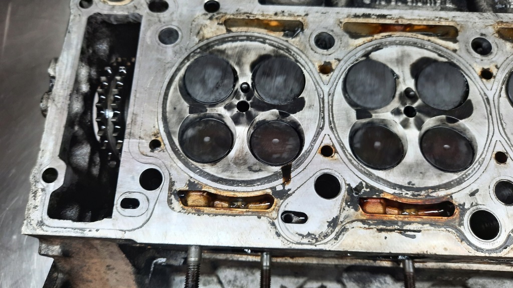 фото №3, Головка двигуна r6110162601 chrysler pt cruiser 2.2 crdi