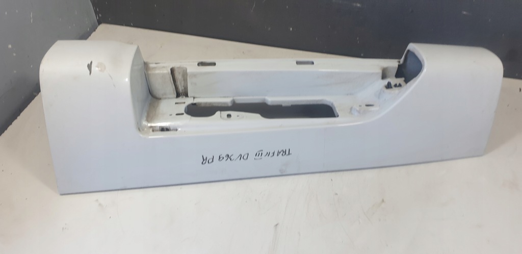 фото №1, Renault trafic iii vivaro рамка лампы задний правой оригинал