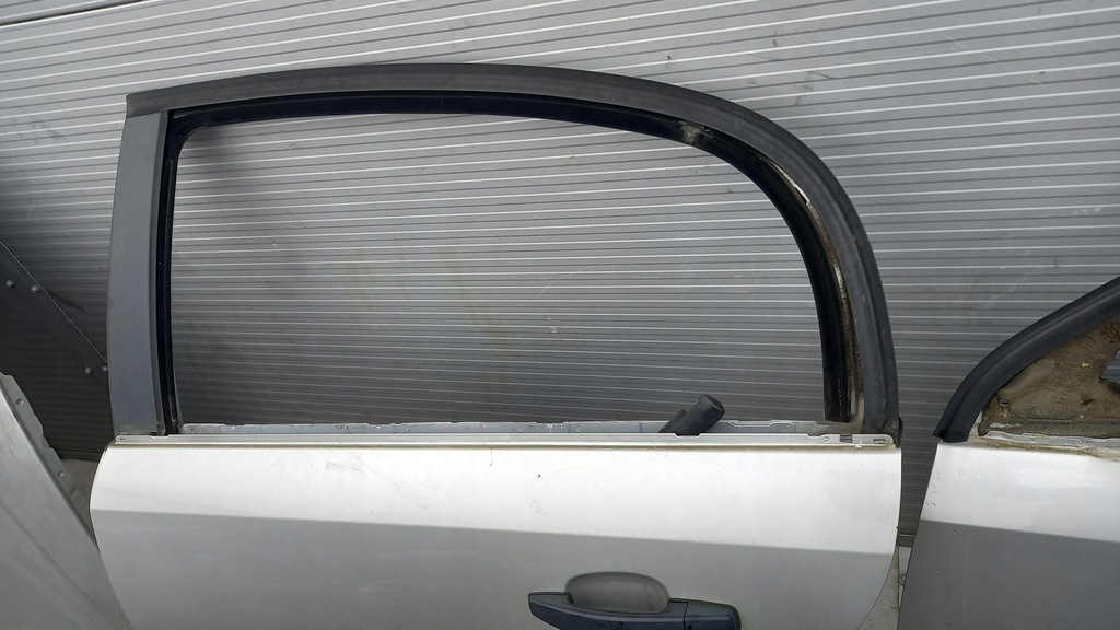 фото №4, Двері ліва задня opel vectra 2.2dtl 02r sedan